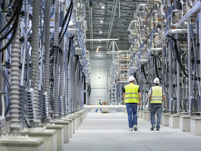 Conas a Oibríonn Scoradáin Chuarda Fholúis